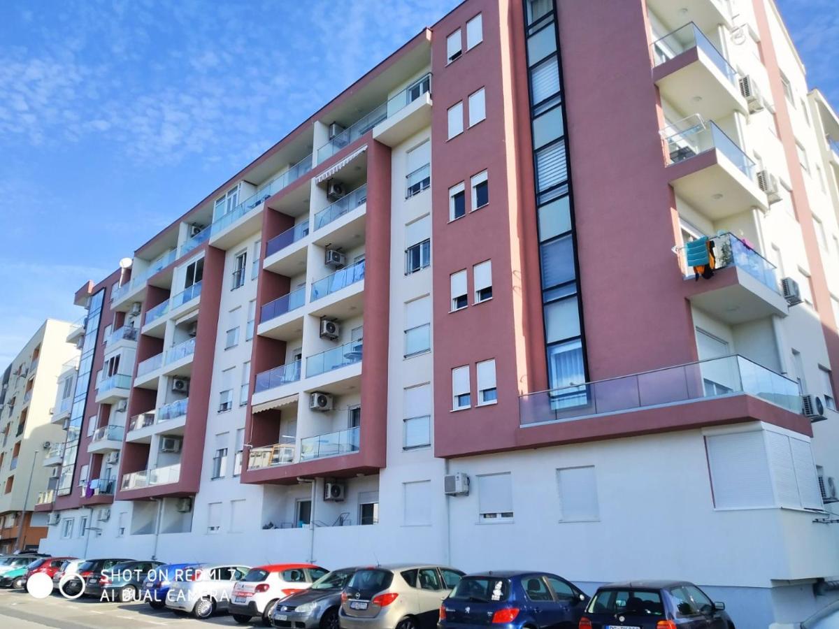 Aga Apartman ポドゴリツァ エクステリア 写真